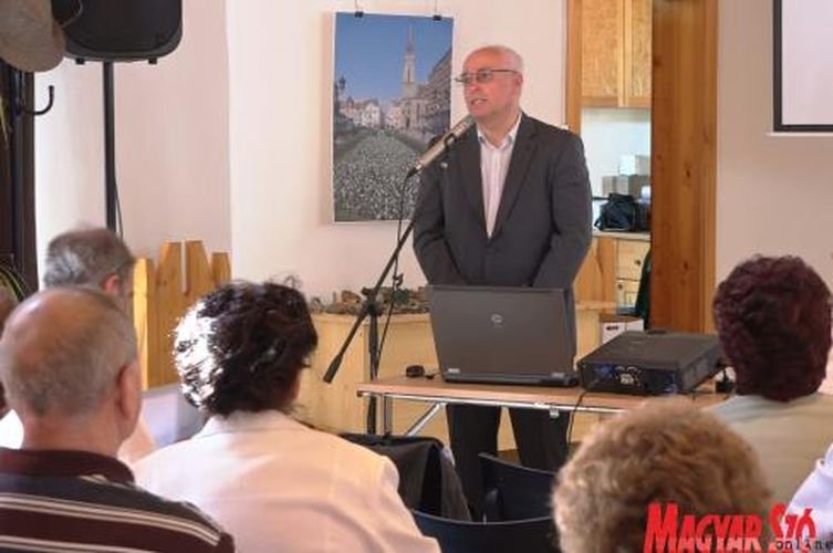 A tanácskozás résztvevőit Hajnal Jenő, az MNT elnöke is köszöntötte (Máriás Endre)